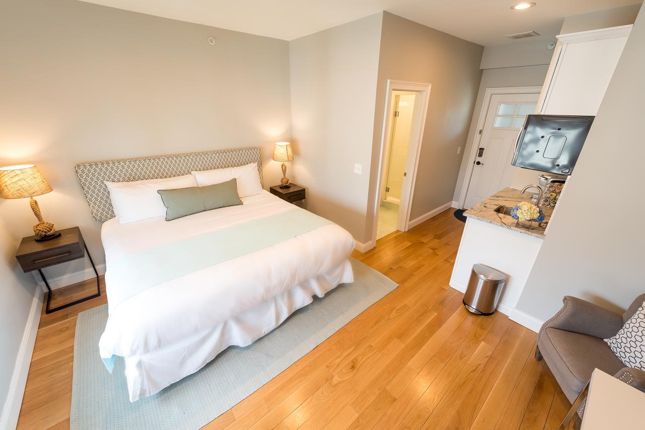 The East Island Reserve Hotel Middletown Eksteriør billede